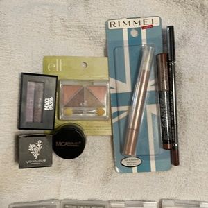 Lot of eye makeup!